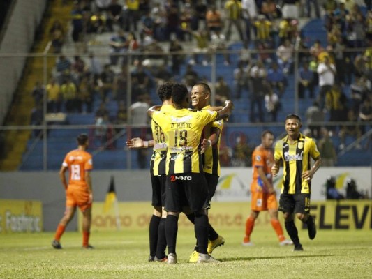 Real España empata 1-1 ante Lobos UPNFM en la jornada 8 del Clausura