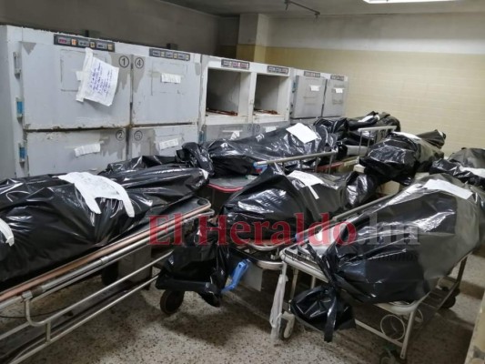 En los pasillos siguen los cadáveres en morgue del Hospital Escuela
