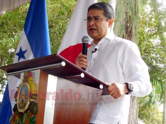 La respuesta del presidente Juan Orlando Hernández cuando le preguntaron sobre la frase 'Fuera JOH”