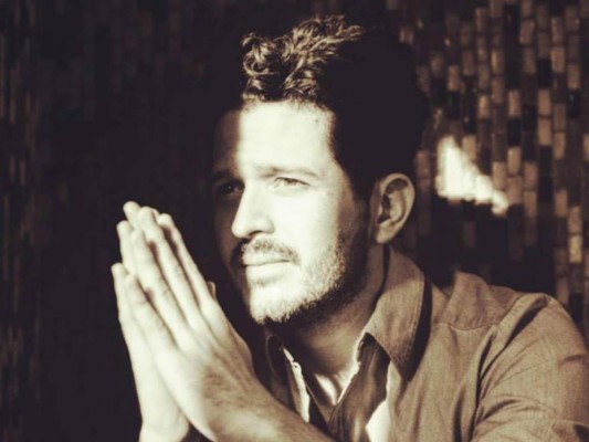 Hondureño Chia Casanova lanza su primer álbum en México