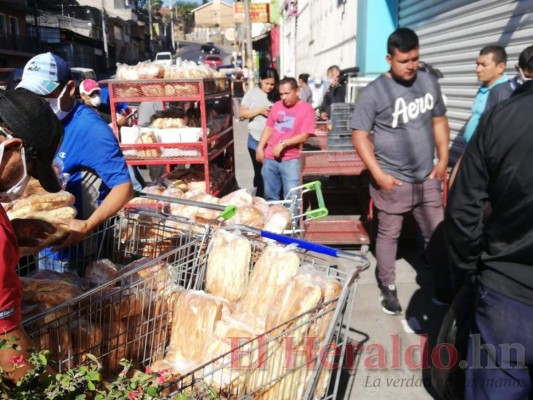 FOTOS: Capitalinos, entre la necesidad y temeridad; mientras el Covid-19 acecha