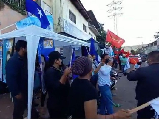 Ambiente festivo se vivió este domingo en la colonia La Esperanza durante elecciones