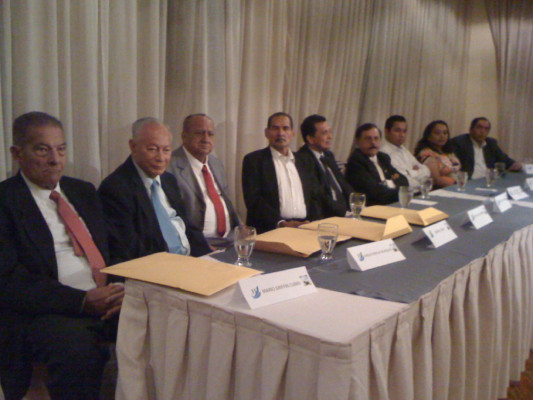 Fonac reconoce a entrenadores de Honduras