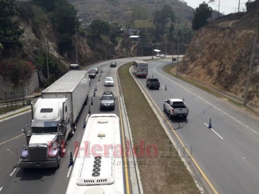 Así continua el éxodo de los veraneantes en la principales salidas de la capital de Honduras