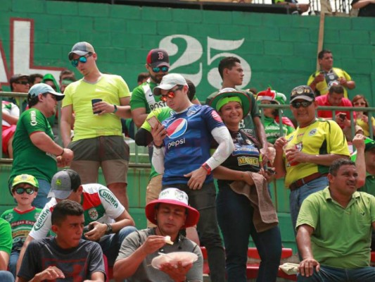 Tras altercado afición del Motagua ingresa al Yankel Rosenthal