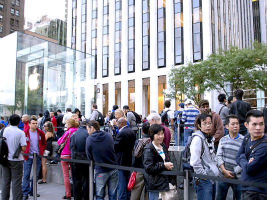 Filas en todo el mundo para comprar el iPhone 5