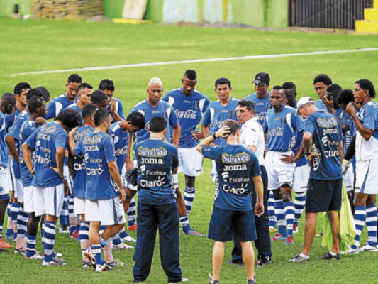 La Selección de Honduras tiene que salir a flote