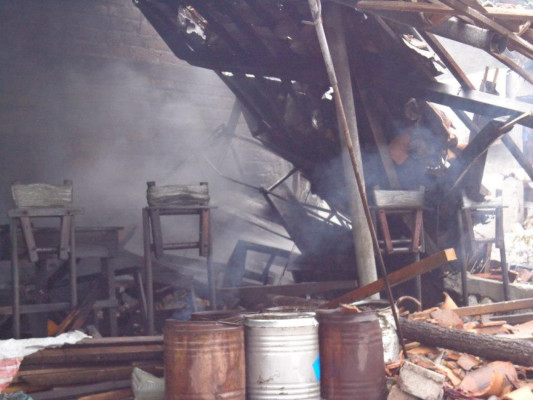 Explosión en cohetería deja dos muertos