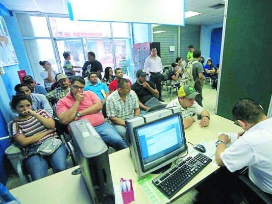 Hondureños en el exterior obtendrán identidades