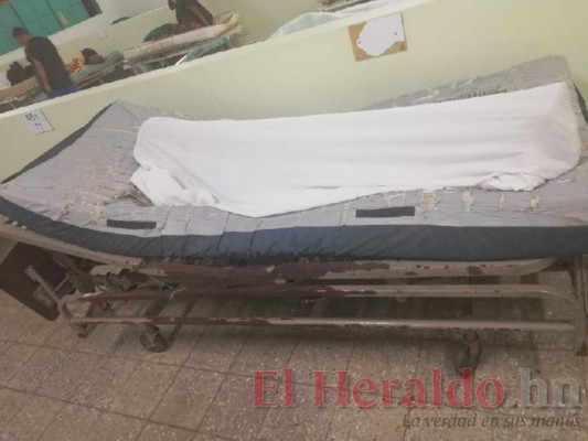 FOTOS: La deplorable condición en la que viven los pacientes del Santa Rosita