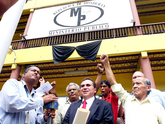 Lanza testifica por caso de los $100 millones
