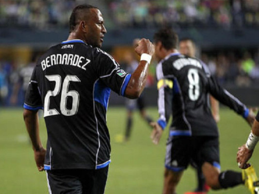 Con golazo de Muma, el San José se impone al Galaxy de Beckham