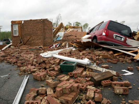 Tormentas azotan el sur de Estados Unidos; muere niña en Florida