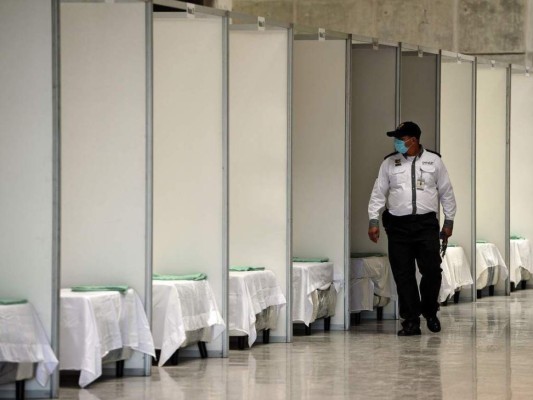 Como adorno están al menos 25 centros de aislamiento