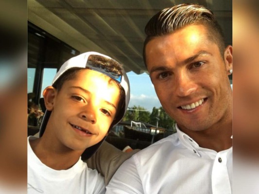 ¿Cuánto cuesta vestir como Cristiano Ronaldo Jr?