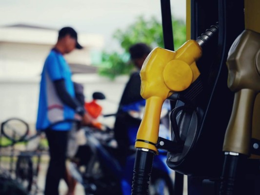Las motocicletas permiten reducir la factura de combustible por su bajo consumo con relación a los automóviles.