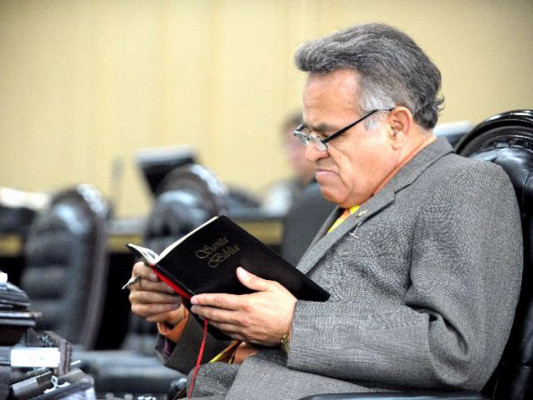 Diputado dice que la homosexualidad es pecado y tiene cura