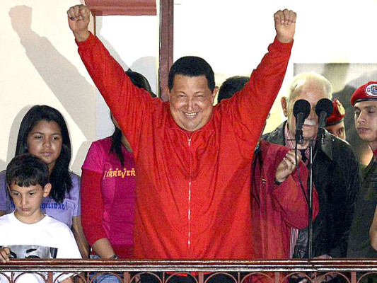 Las FARC felicitan a Chávez por su reelección en Venezuela
