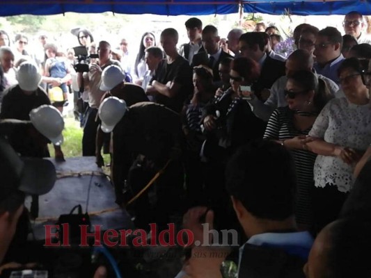 FOTOS: Así fue el emotivo adiós al 'Pelón' Acosta, exalcalde de la capital de Honduras