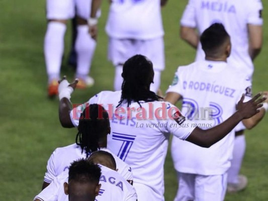 Bellas mujeres, estadio vacío y la pelea de Quioto: Lo que no viste del Honduras-Canadá