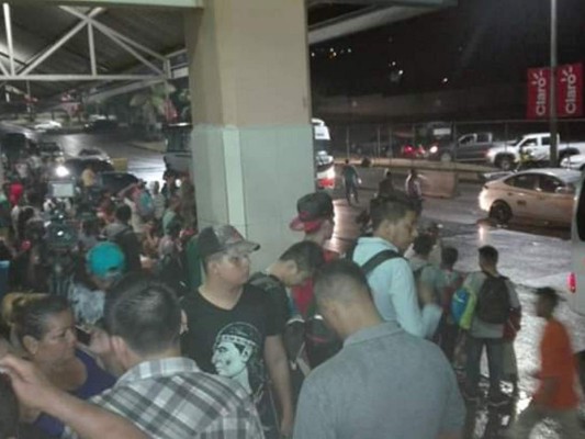 Las primeras imágenes que deja la caravana de hondureños que partió hacia EEUU