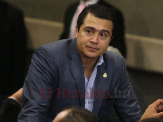 Madre de Tony Hernández acompañó a su hijo en el cuarto día de juicio