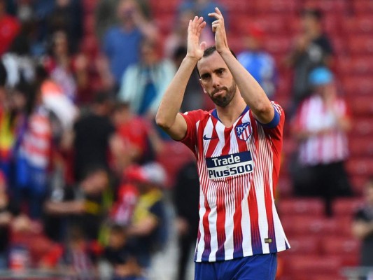 El Atlético sobrevive ante el Valladolid y obliga al Barça a ganar al Levante