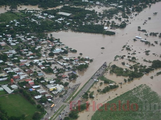 Las catastróficas imágenes del Valle de Sula convertido en una inmensa laguna