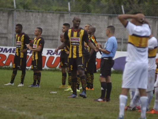 Real España clasifica en penales a los cuartos de final