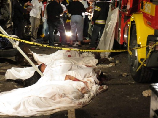 Once muertos deja accidente vial en carretera del norte de Honduras