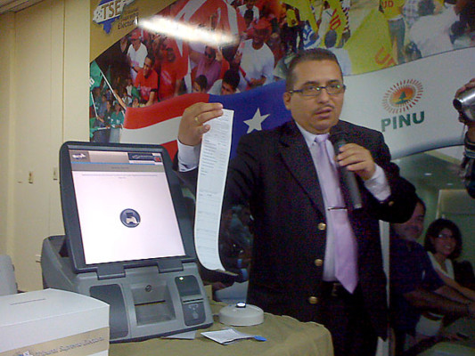 Tribunal Supremo Electoral contempla sistema de voto electrónico para elecciones internas