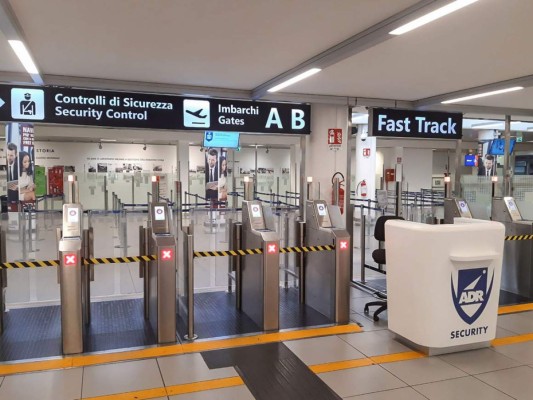 Más fronteras cerradas y medidas excepcionales para frenar Covid-19