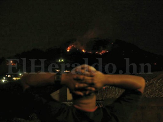 Honduras: Incendio consume cerro El Trigo en el sector de El Chimbo