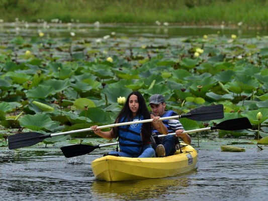 Montañas y lagos: destinos favoritos de los hondureños para olvidar pandemia (FOTOS)