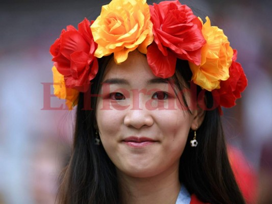Las guapas mujeres que adornan el Mundial en el duelo España vs Rusia