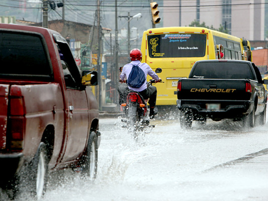 Alerta verde en departamentos del centro y sur de Honduras por lluvias provocadas por Ernesto