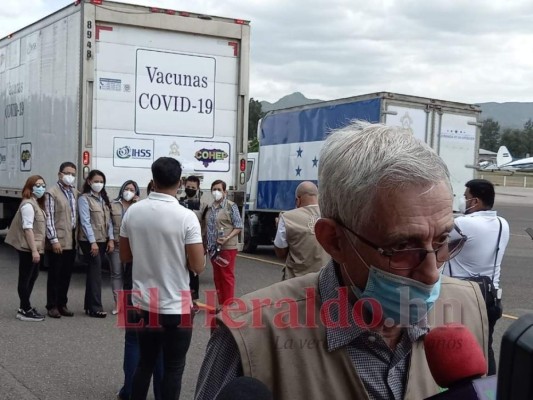 Así fue la llegada de vacunas AstraZeneca para los afiliados al IHSS