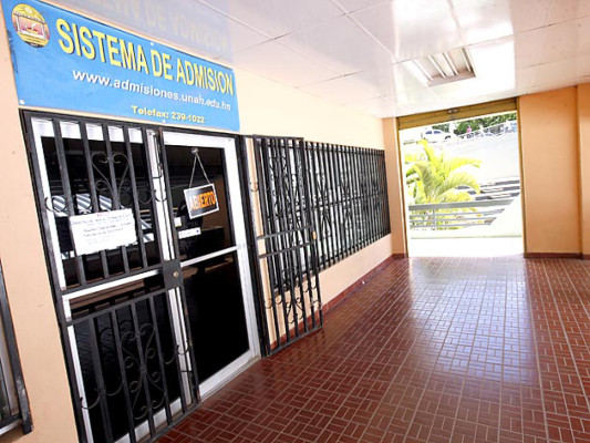 Solo 71% de aspirantes han aprobado la PAA