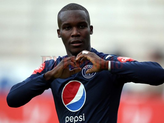 Rubilio Castillo llega a 103 goles Liga Nacional de Honduras con penal a lo Paneka