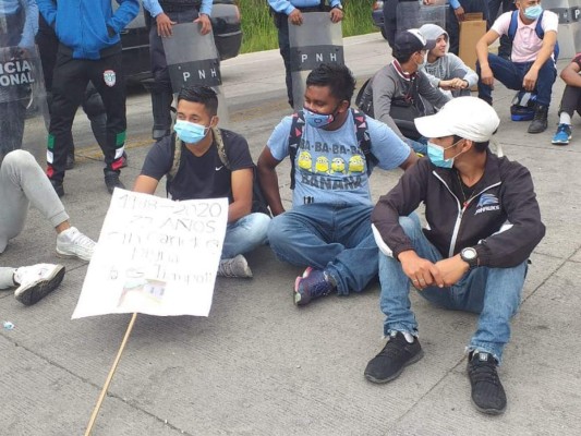 Pobladores de la Reynel Fúnez amenazan con más tomas en carretera al sur