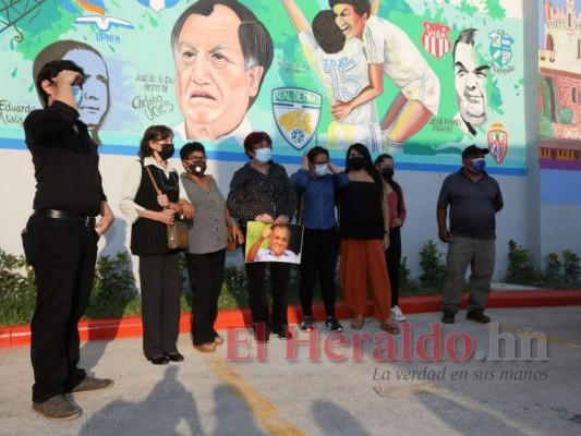 Así fue la vuelta olímpica para despedir a Chelato Uclés (Fotos)