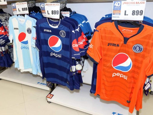Equipos hondureños presentaron su nueva piel