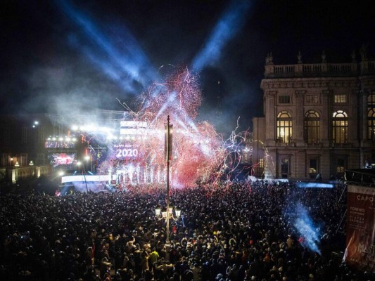 FOTOS: Lágrimas y rezos en bienvenida 2020, inicio de nueva década