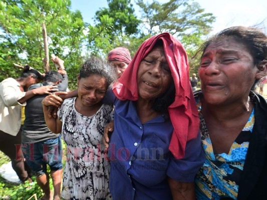 Comienzan a sepultar a las víctimas del naufragio en La Mosquitia, Honduras