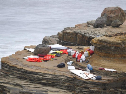 Dos marinos ayudan a rescatar migrantes tras naufragio&nbsp;