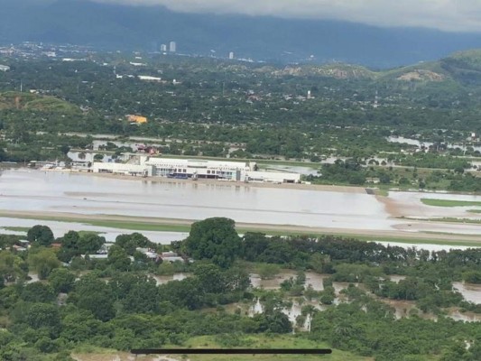 Así quedó el aeropuerto Ramón Villeda Morales tras las inundaciones por Eta (Fotos)