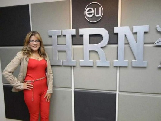 Saraí Espinal, la carismática voz en la Tarde de HRN