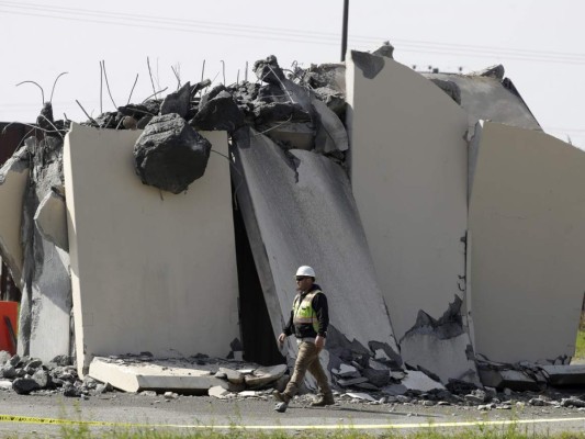 Estados Unidos comienza a demoler prototipos del muro fronterizo