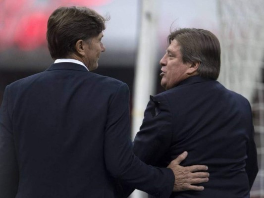 Pelea con un hondureño y golpes en la cancha: escándalos de Miguel Herrera