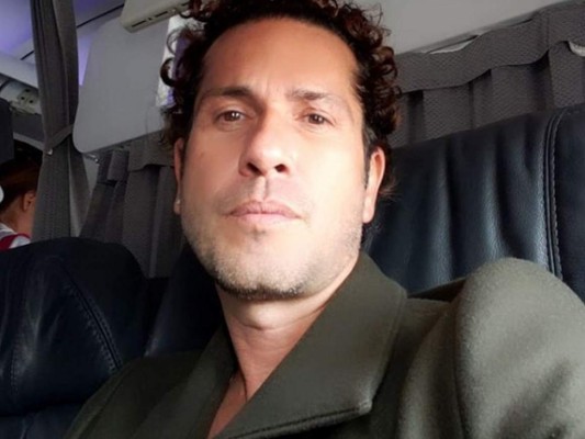 Actor de Sin senos sí hay paraíso disfruta de las baleadas en Honduras